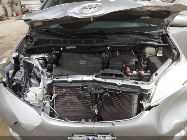 Photo 9 VIN: 5TDYK3DC9GS697615 - TOYOTA SIENNA 