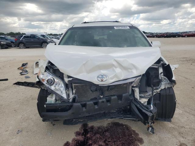 Photo 4 VIN: 5TDYK3DC9GS698487 - TOYOTA SIENNA XLE 