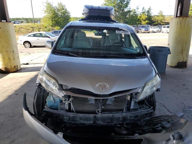 Photo 4 VIN: 5TDYK3DC9GS718639 - TOYOTA SIENNA XLE 