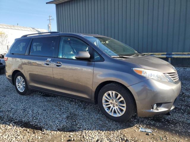 Photo 3 VIN: 5TDYK3DC9GS726241 - TOYOTA SIENNA XLE 