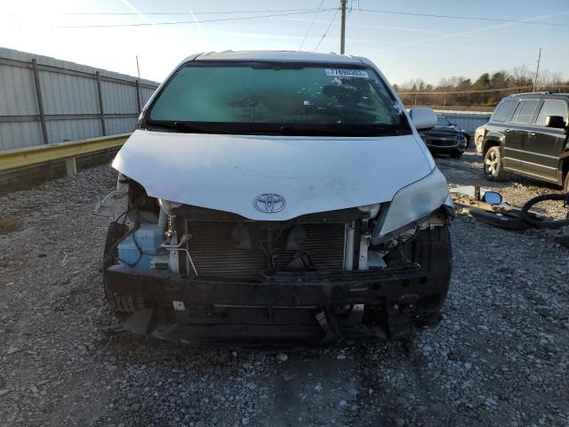 Photo 4 VIN: 5TDYK3DC9GS730628 - TOYOTA SIENNA XLE 