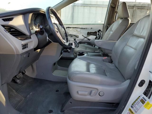 Photo 6 VIN: 5TDYK3DC9GS730628 - TOYOTA SIENNA XLE 