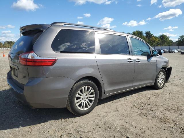 Photo 2 VIN: 5TDYK3DC9GS749793 - TOYOTA SIENNA XLE 