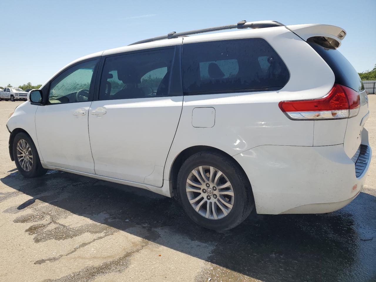 Photo 1 VIN: 5TDYK3DCXBS009615 - TOYOTA SIENNA 