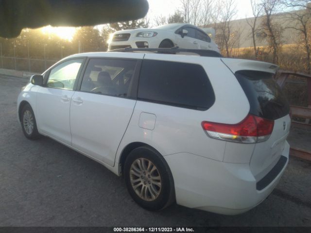 Photo 2 VIN: 5TDYK3DCXBS022509 - TOYOTA SIENNA 