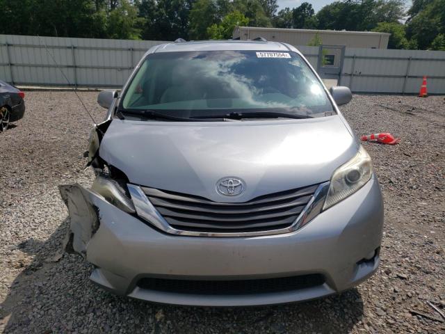 Photo 4 VIN: 5TDYK3DCXBS068552 - TOYOTA SIENNA XLE 