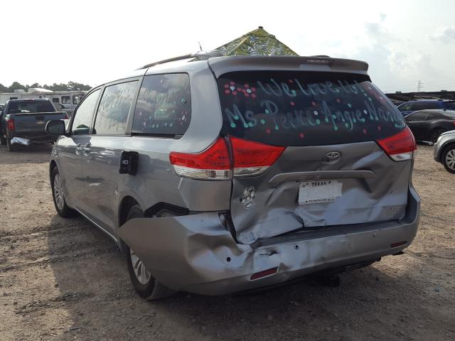 Photo 2 VIN: 5TDYK3DCXBS072858 - TOYOTA SIENNA XLE 