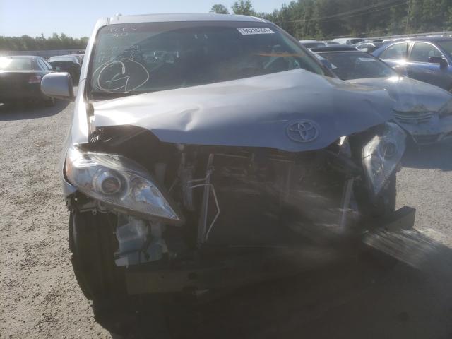 Photo 8 VIN: 5TDYK3DCXBS085321 - TOYOTA SIENNA XLE 