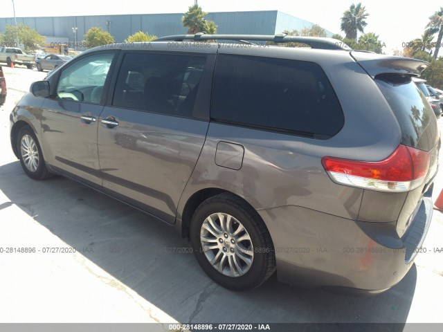 Photo 2 VIN: 5TDYK3DCXBS086162 - TOYOTA SIENNA 