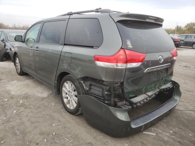 Photo 2 VIN: 5TDYK3DCXBS097663 - TOYOTA SIENNA XLE 