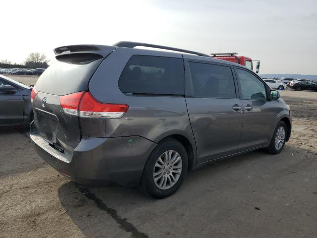 Photo 2 VIN: 5TDYK3DCXBS107186 - TOYOTA SIENNA XLE 