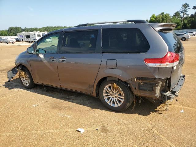 Photo 1 VIN: 5TDYK3DCXBS120374 - TOYOTA SIENNA XLE 