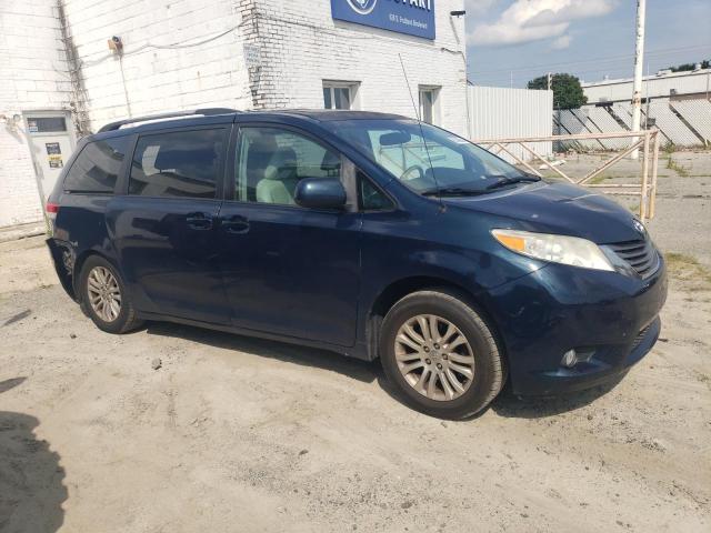 Photo 3 VIN: 5TDYK3DCXBS136610 - TOYOTA SIENNA XLE 