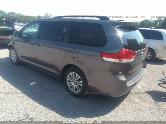 Photo 2 VIN: 5TDYK3DCXBS151219 - TOYOTA SIENNA 