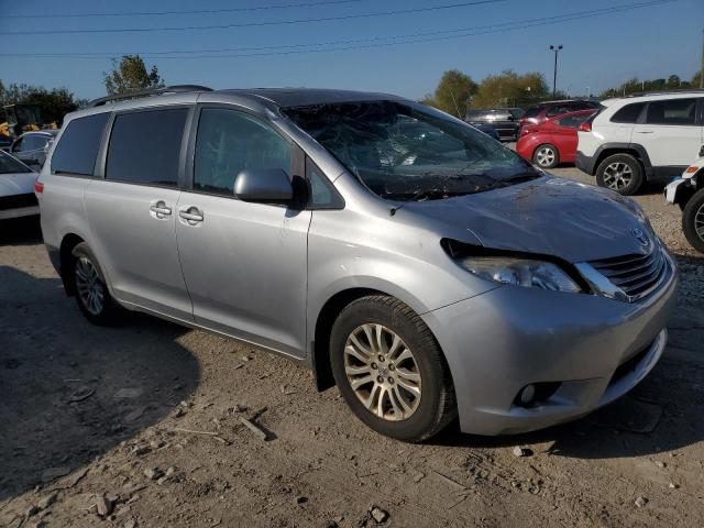 Photo 3 VIN: 5TDYK3DCXCS199210 - TOYOTA SIENNA XLE 