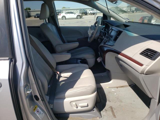 Photo 4 VIN: 5TDYK3DCXCS201361 - TOYOTA SIENNA XLE 