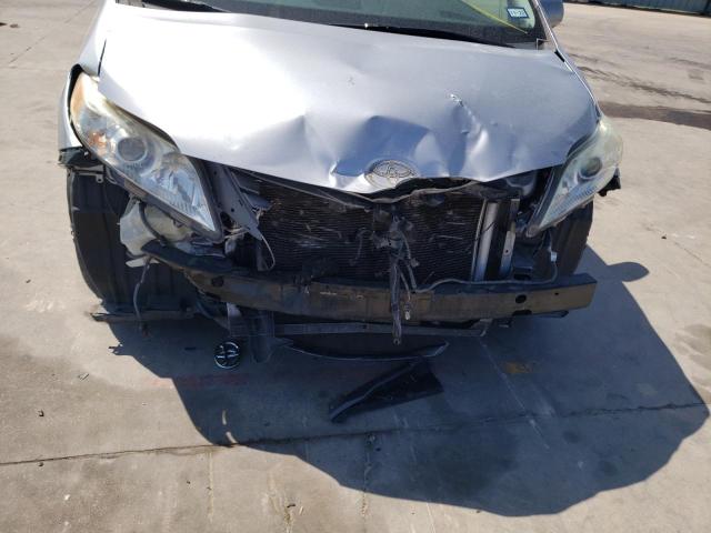 Photo 8 VIN: 5TDYK3DCXCS201361 - TOYOTA SIENNA XLE 