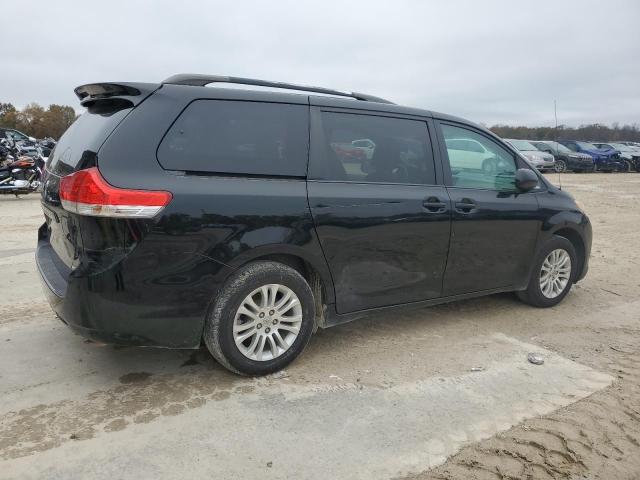 Photo 2 VIN: 5TDYK3DCXCS201991 - TOYOTA SIENNA XLE 