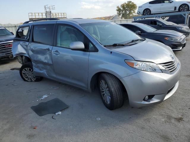 Photo 3 VIN: 5TDYK3DCXCS213137 - TOYOTA SIENNA XLE 