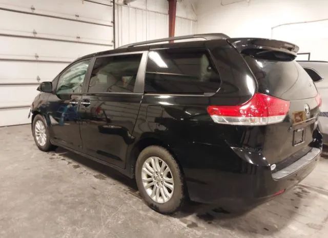 Photo 2 VIN: 5TDYK3DCXCS216846 - TOYOTA SIENNA 