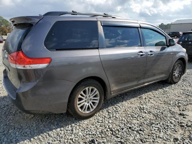 Photo 2 VIN: 5TDYK3DCXCS218743 - TOYOTA SIENNA XLE 