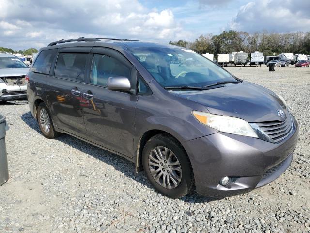 Photo 3 VIN: 5TDYK3DCXCS218743 - TOYOTA SIENNA XLE 