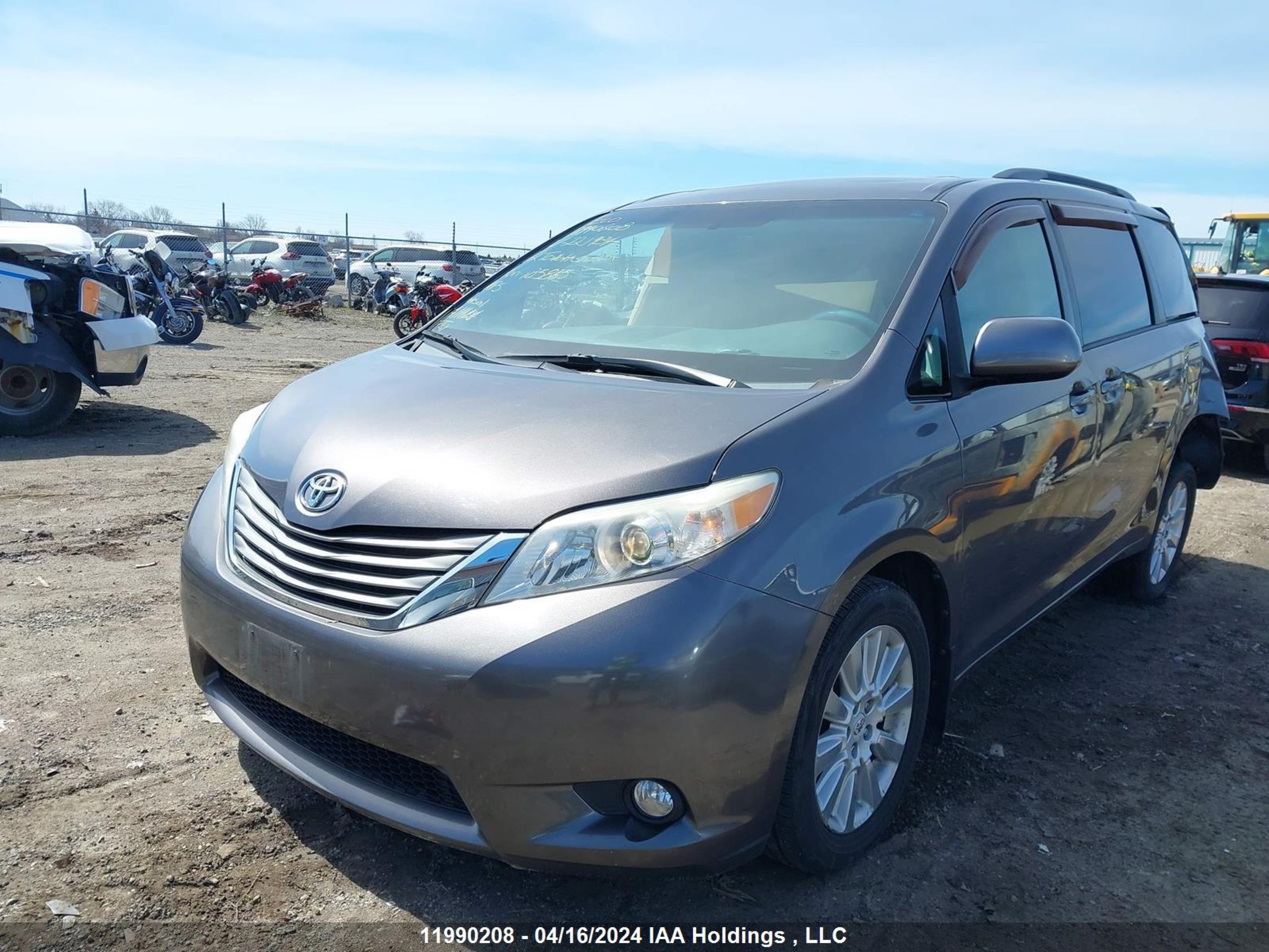 Photo 1 VIN: 5TDYK3DCXCS221934 - TOYOTA SIENNA 