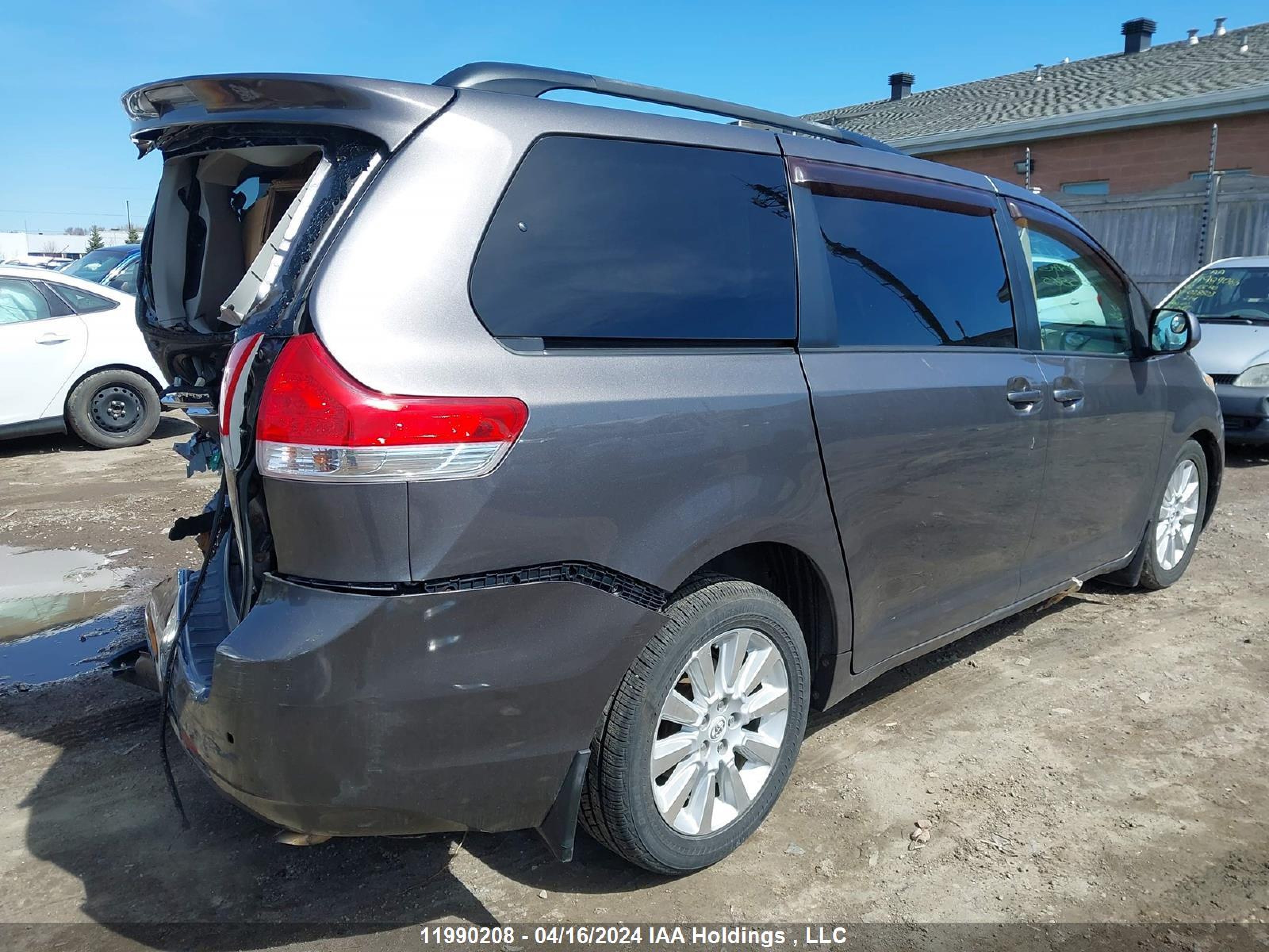 Photo 3 VIN: 5TDYK3DCXCS221934 - TOYOTA SIENNA 