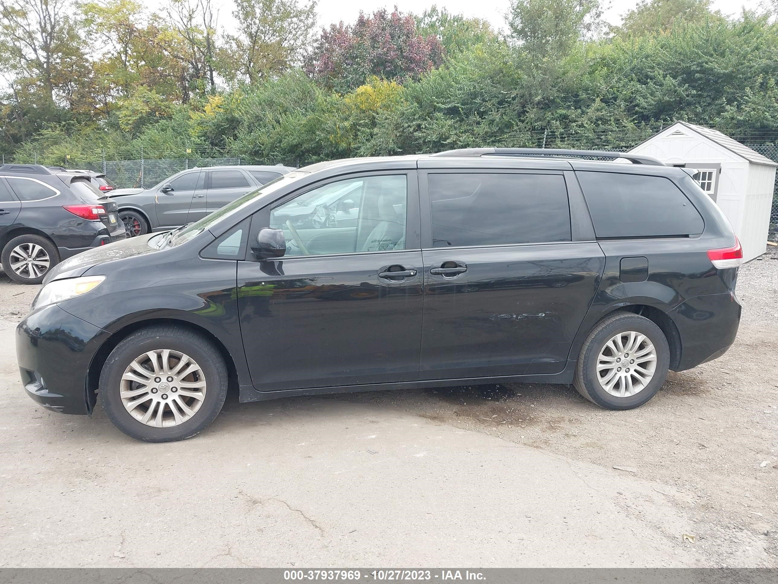 Photo 13 VIN: 5TDYK3DCXCS229984 - TOYOTA SIENNA 