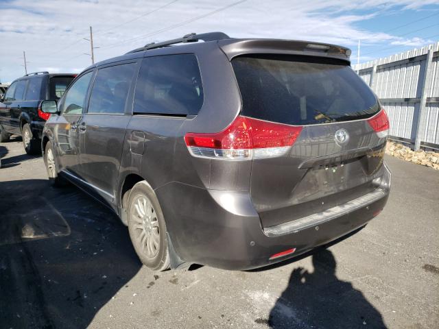 Photo 2 VIN: 5TDYK3DCXCS232657 - TOYOTA SIENNA XLE 