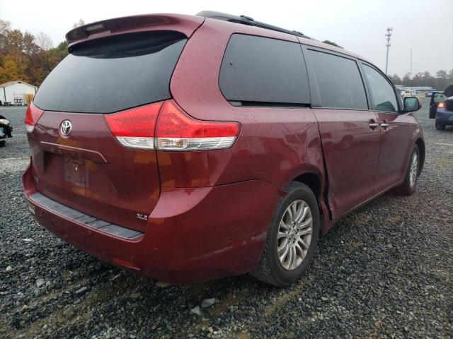 Photo 3 VIN: 5TDYK3DCXCS232724 - TOYOTA SIENNA XLE 