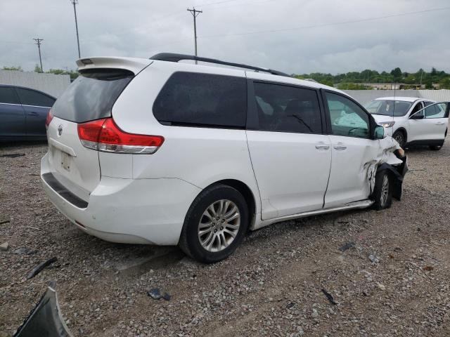 Photo 2 VIN: 5TDYK3DCXCS232903 - TOYOTA SIENNA XLE 