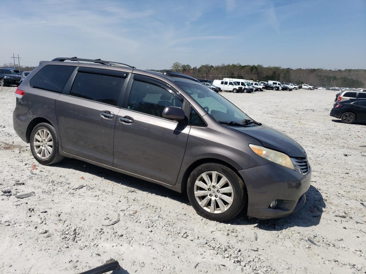 Photo 3 VIN: 5TDYK3DCXCS236868 - TOYOTA SIENNA 