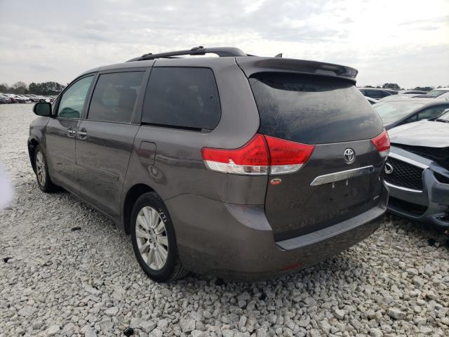 Photo 2 VIN: 5TDYK3DCXCS246607 - TOYOTA SIENNA XLE 