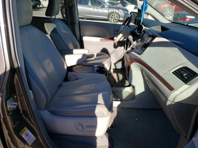 Photo 4 VIN: 5TDYK3DCXCS246607 - TOYOTA SIENNA XLE 