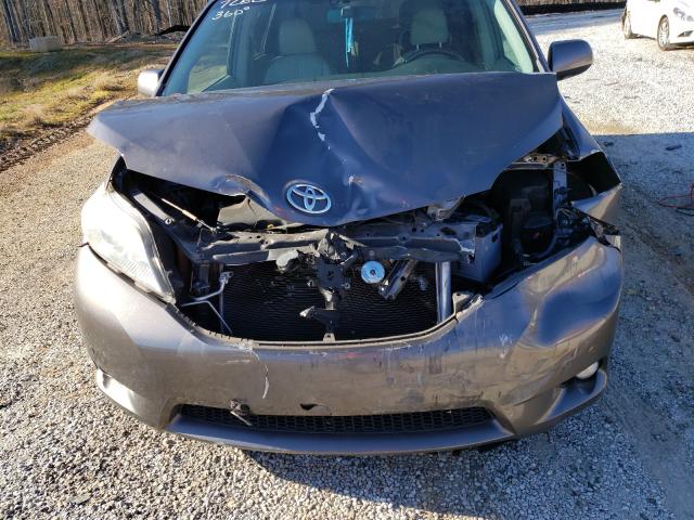 Photo 8 VIN: 5TDYK3DCXCS246607 - TOYOTA SIENNA XLE 