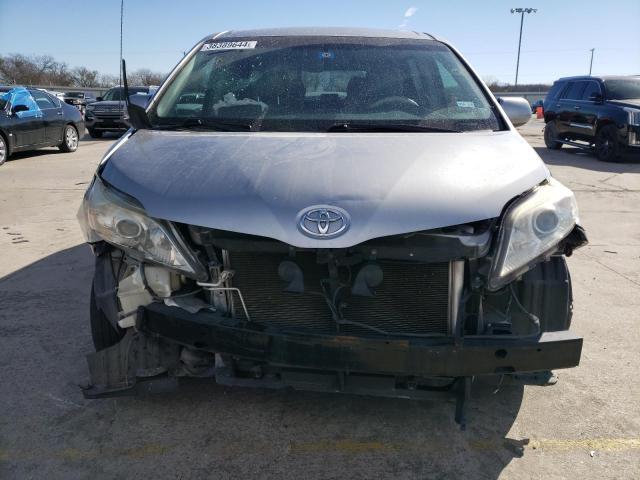 Photo 4 VIN: 5TDYK3DCXCS246851 - TOYOTA SIENNA XLE 