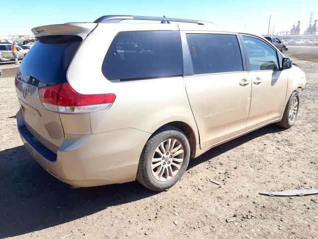 Photo 2 VIN: 5TDYK3DCXCS247224 - TOYOTA SIENNA XLE 