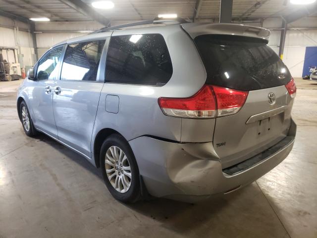 Photo 2 VIN: 5TDYK3DCXCS260085 - TOYOTA SIENNA XLE 