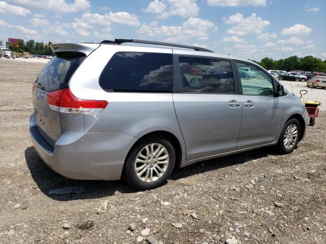 Photo 2 VIN: 5TDYK3DCXCS260846 - TOYOTA SIENNA XLE 