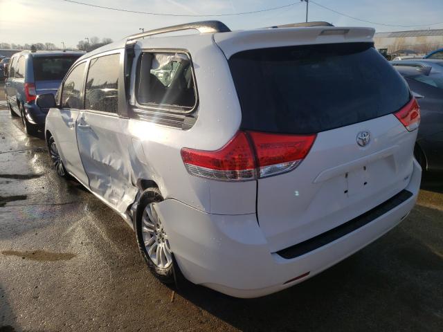 Photo 2 VIN: 5TDYK3DCXCS267893 - TOYOTA SIENNA XLE 