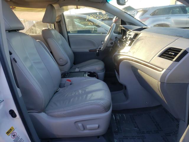 Photo 4 VIN: 5TDYK3DCXCS267893 - TOYOTA SIENNA XLE 