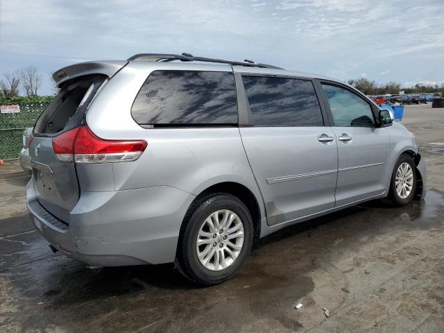 Photo 2 VIN: 5TDYK3DCXDS292102 - TOYOTA SIENNA XLE 