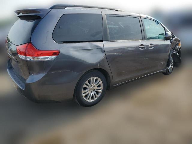 Photo 2 VIN: 5TDYK3DCXDS332159 - TOYOTA SIENNA XLE 