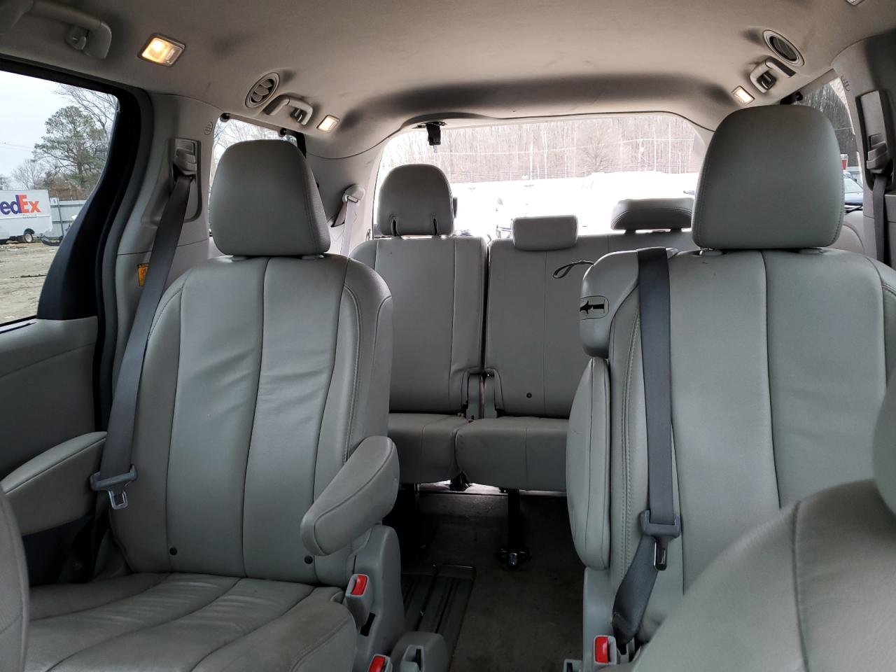 Photo 9 VIN: 5TDYK3DCXDS362343 - TOYOTA SIENNA 