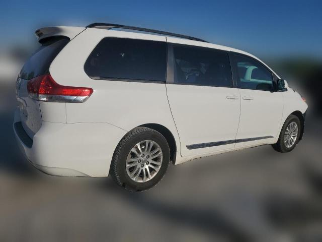 Photo 2 VIN: 5TDYK3DCXDS376484 - TOYOTA SIENNA XLE 