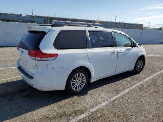 Photo 2 VIN: 5TDYK3DCXDS397562 - TOYOTA SIENNA XLE 