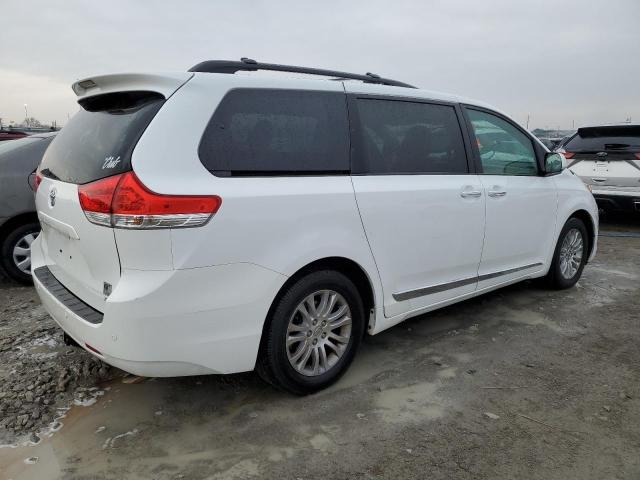 Photo 2 VIN: 5TDYK3DCXES466798 - TOYOTA SIENNA XLE 