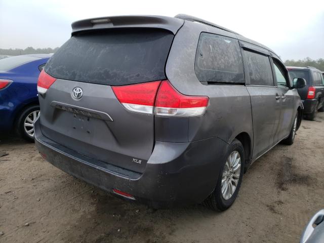 Photo 3 VIN: 5TDYK3DCXES470415 - TOYOTA SIENNA XLE 