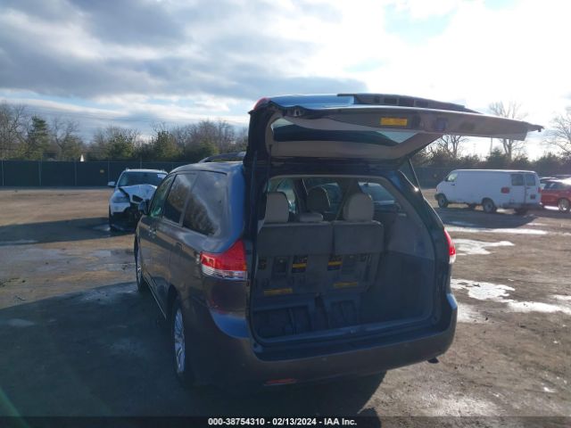 Photo 2 VIN: 5TDYK3DCXES476599 - TOYOTA SIENNA 